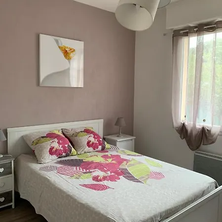 בית נופש Lilas פסאק
